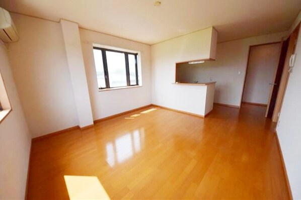 アムールシャンテ是政の物件内観写真